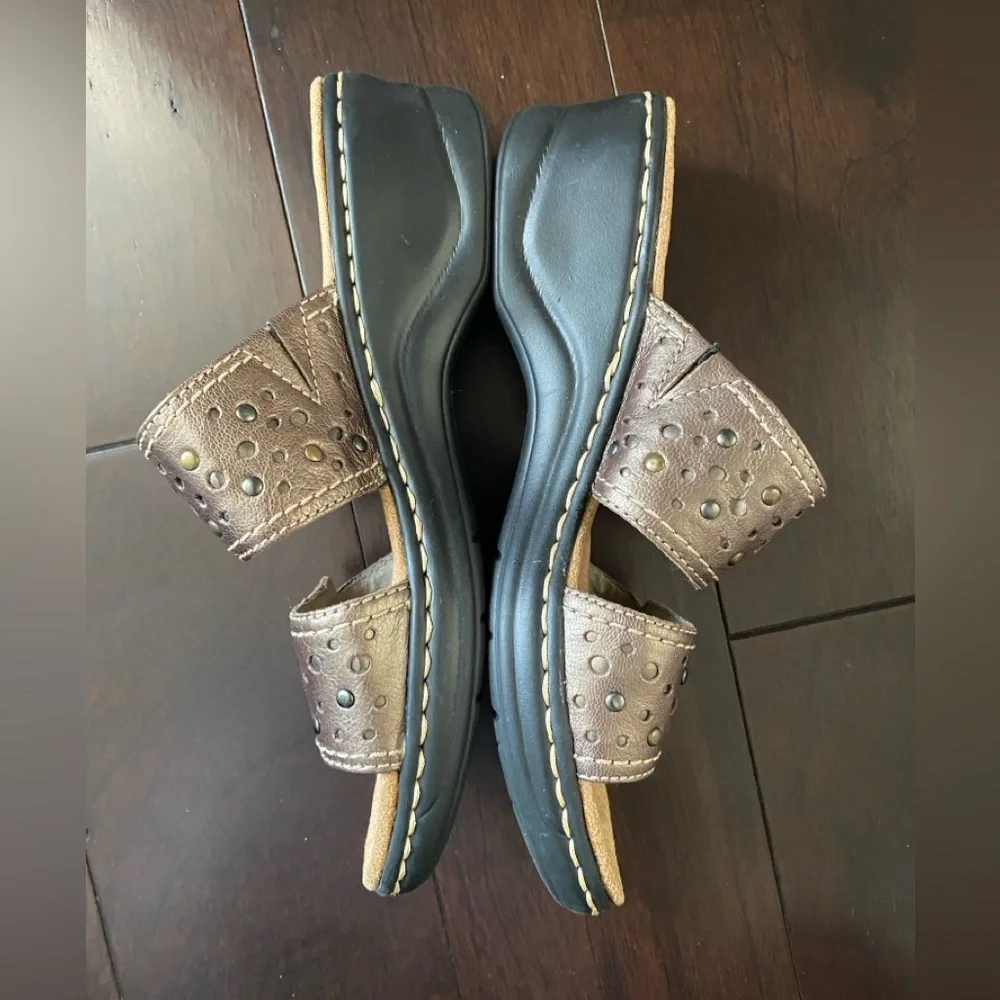 Clarks Pewter Sandals - Picture 4 of 8